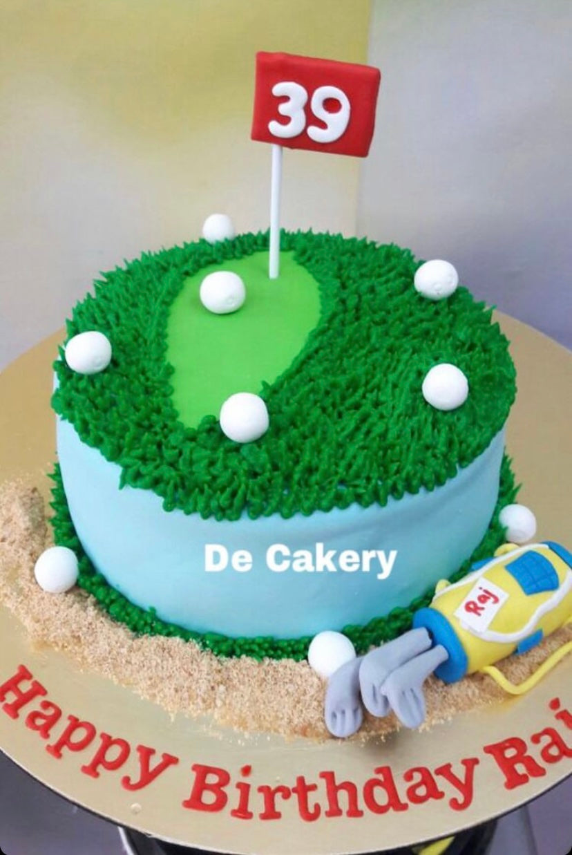 Golf-Themed Birthday Cake for Enthusiasts